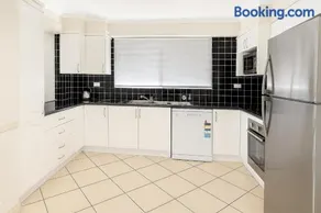 Redcliffe Villa - Image 2