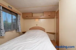 Mobil-home avec terrasse et jardin | Vue jardin - Image 3