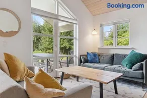 Holiday Home With Spa Near Beach And Nature - Image 4