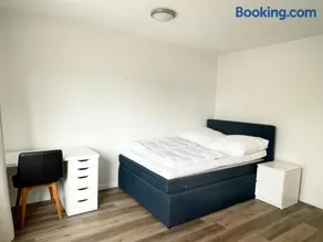 Zentrale Wohnung mit 3 Schlafzimmer für bis zu 9 Personen - Image 2