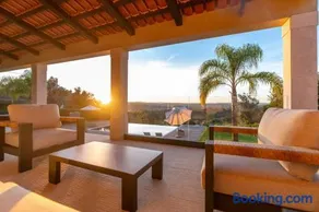 Golden View - Image 3