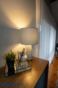 Family-Friendly Home in Tullamarine - Sleeps 6 - Image 3