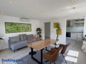 Designerwohnung im Hainpark mit Balkon und Air Condition - Image 1