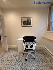 Urban Seattle 2br With Free Parking Near Downtown & Capitol Hill With Transit Access - Walkable To Madison Park Beach & Arboret - Image 4