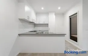 Cozy room in Cranbourne - Image 2