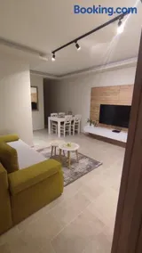 Apartman Front - Image 5