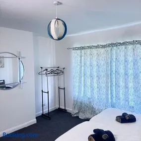 Apartment - Sleeps 2 - Parking - Image 3
