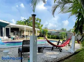 Pool House Resort heated swimming pool private duplex - Image 2