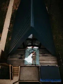 L Atypique Cabane insolite avec spa et sauna privatifs - Image 4