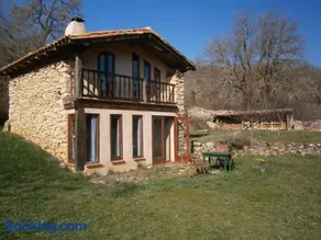 Alojamientos Manzanela - Image 1