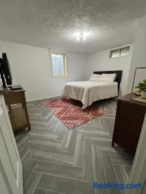 The retreat on 1st Street - Image 2