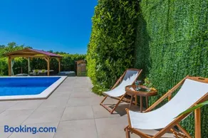 Villa Ida, a charming villa in a rustic setting - Image 5