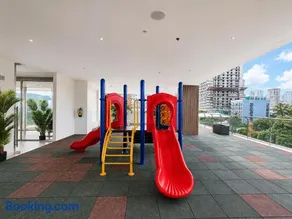 Modern and Stylish Near at Cebu IT Park with City View - Image 5