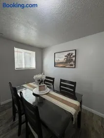 Cozy Apt in Downtown Logan - Image 3