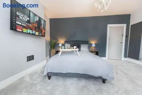 Luxury townhouse in Workington - Image 3