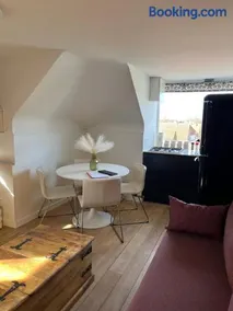 Maison Anna Clara - stijlvol gerenoveerd appartement met parkzicht in Nieuwpoort - Image 1