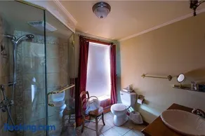Auberge Mr James - Image 1