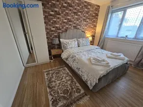 Relax Stay 3 Bedrooms - Image 2