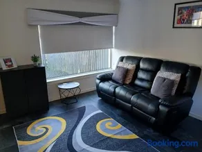 The Cottage - Hot Tub - nr Glasgow - self check-in - Image 3