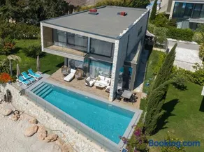 luxury villa beach front in olea residence - Image 1