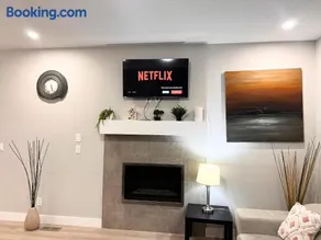 Flowealth Property Luxury Villa Near Lake Netflix TV Wifi - Image 2