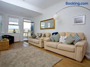 Quay House Seashore Newquay - Image 1