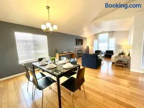 NEW Modern 4BD I 2BA Home 30MIN to Berkeley,SF,Napa - Image 1