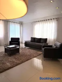 CASA AMPLA e MODERNA com Suíte - Image 2