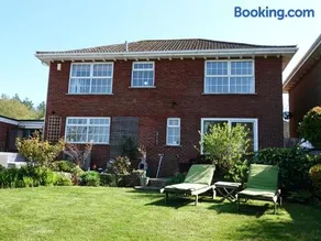 Luxury four bedrooms detached house in Dorset - Image 2