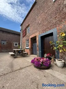 Hillside Farm Dormitory - Hikers, Cyclists and Explorers - Image 1