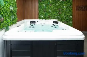 Lavalliere Hotel & Villas - Image 4