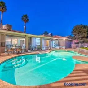 Villa Ellington, Exclusive 11BR Estate with Private Pool - Image 1