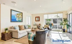 One Bedroom Oceanfront Residence with Panoramic Vi - Image 2