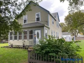 **Stylish Pet Friendly 3 Bedroom House** - Image 2