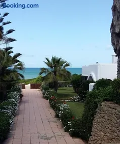 Villa meublée face à la mer, Golf et Verdure - Image 1