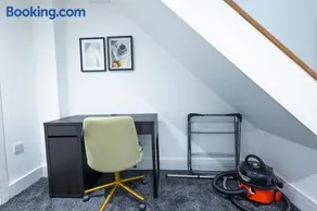 Cozy Riverside Apartment 5mins to train station - Image 5