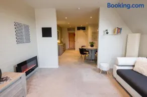 SHAMBALLA logies nieuw en zeer verzorgd appartement met voortuin en terras - Image 4