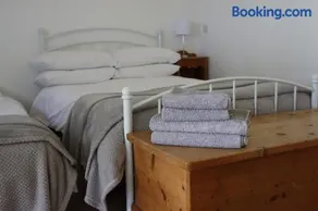 Malthouse Farm Cottage Studio - Image 5