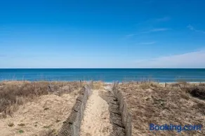 OBX 4BR Oceanfront Cottage - Image 3