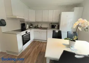 Lassiebyn 10 Entire Apartment with Parking & Kitchen - Image 4