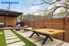 Austin Ember House with Hot Tub & Pit - Image 2