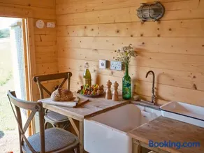 The Hoppers Hut - Image 4