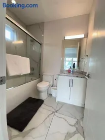 Comfortable Private Room in a Shared Home - Image 3