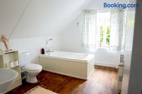 Chambre privée à la campagne avec deux lits doubles petit déjeuner inclus - Image 2