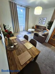 Glebe Apartment - Image 2