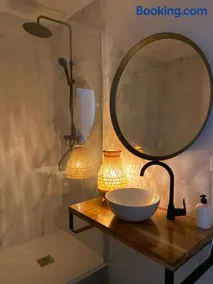 Shanti Rooms - Image 1