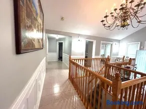 Leslie - Image 2