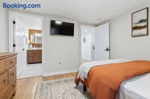 Private Double Room with Private Bathroom - Image 3