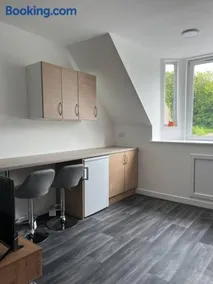 Upper Mill Apartment - Image 2