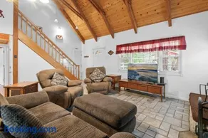 Southern Comfort - AC, Hot Tub,Centrally Located, Fenced Yard, BBQ - Image 4